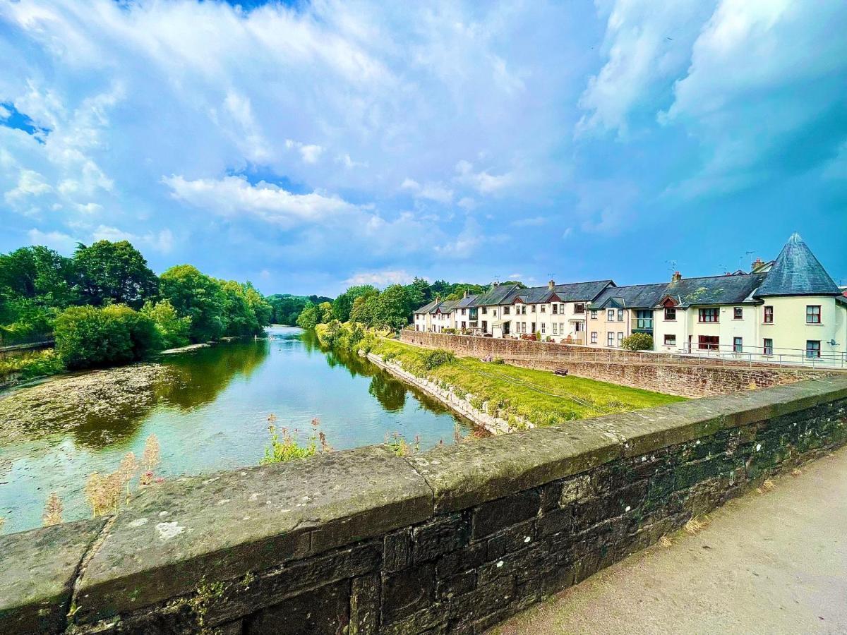 Penderi House Usk With Cymru Holidays Exterior foto
